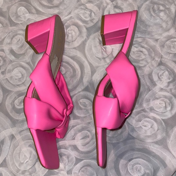 Pink Heels 👠 - Picture 5 of 8